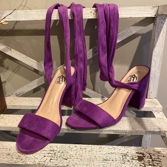 Trary Lace Up Chunky Heel Sandals - Picture 5 of 7